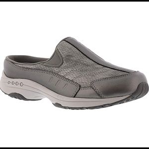 NWT-easy spirit slides gunmetal leather cushioned